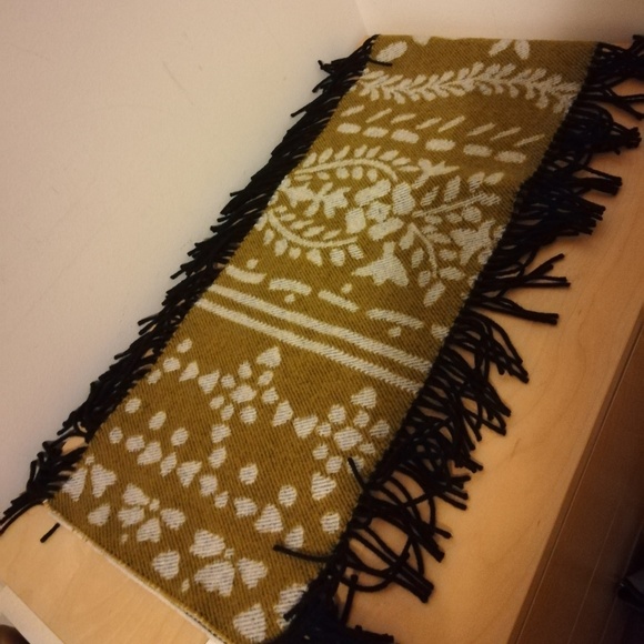 Burberry  scarf - Picture 1 of 8